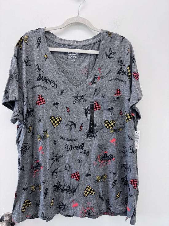torrid Tops - torrid Gray Slub Jersey Tee with Pink Leopard Accent